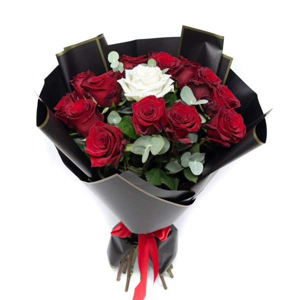 BUCHET ELEGANT CU TRANDAFIRI