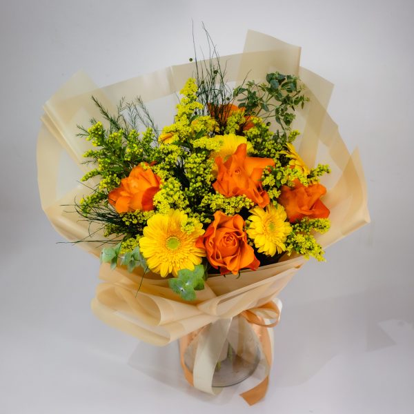 BUCHET AURIU CU TRADAFIRI SI GERBERA