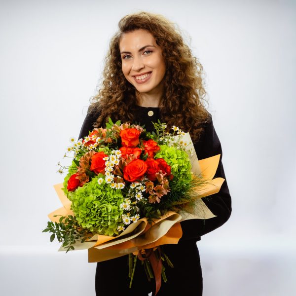 BUCHET GRANDIOS CU HORTENSII SI TRANDAFIRI