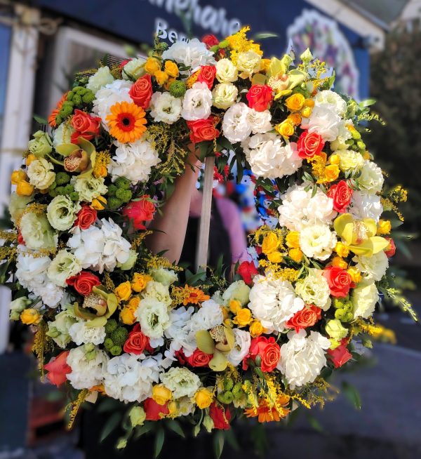 COROANA PE ROTUND SPECTACULOASA IN CULORI CALDE