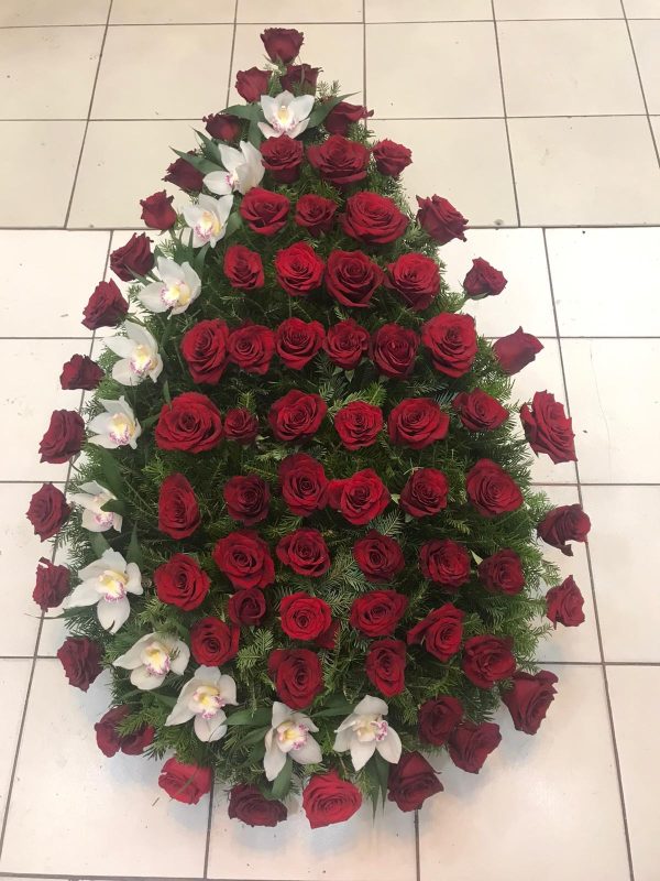 COROANA FUNERARA TRANDAFIRI CU ORHIDEE